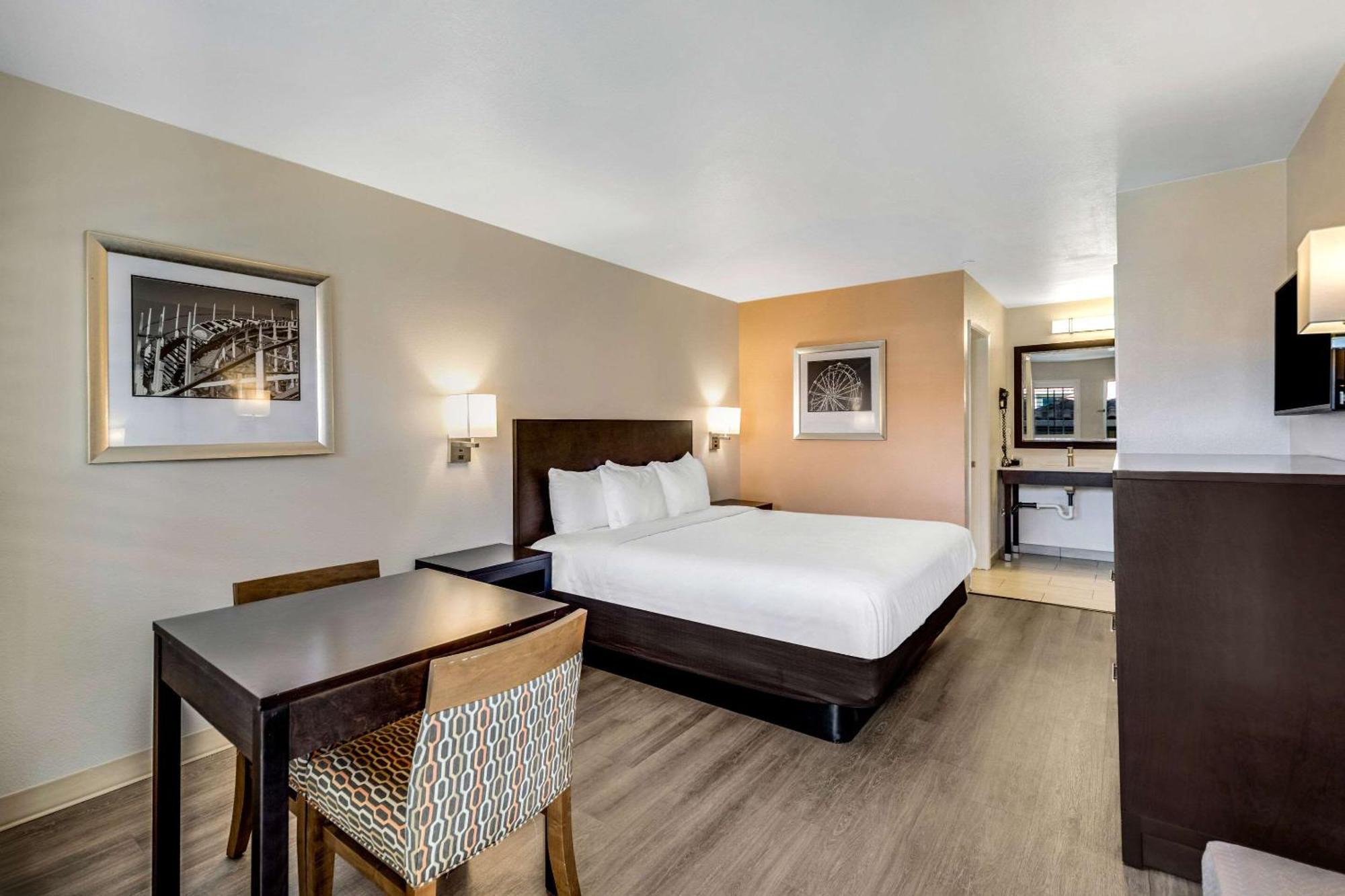 Comfort Inn Boardwalk Santa Cruz Exterior photo